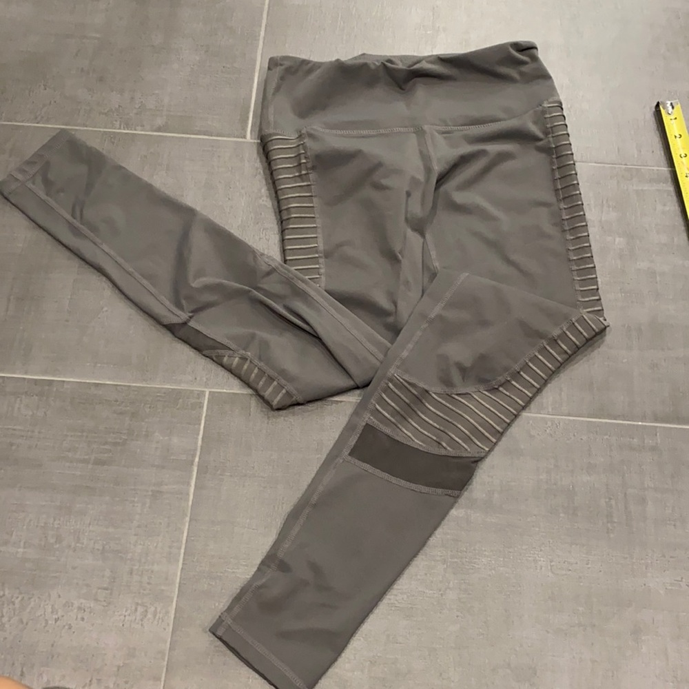 High waisted mesh insert yoga pants